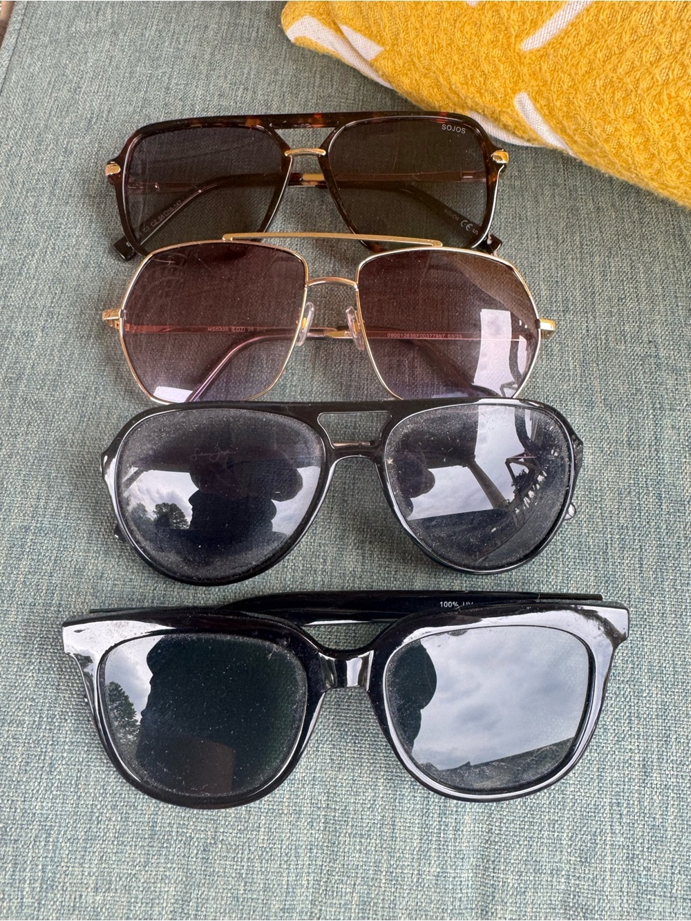 Lot of Womens Sunglasses Assorted Styles - Classic & Aviator. Includes 4 pairs